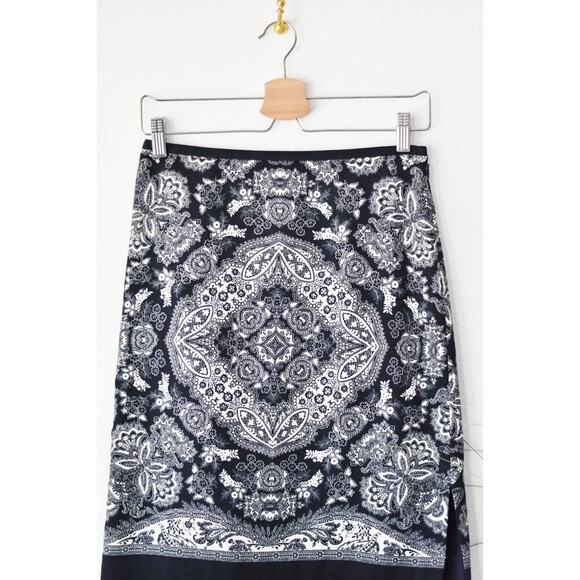 Loft Pencil Skirt Woman's XS Navy Paisley Silk Slit Career City - Picture 2 of 8